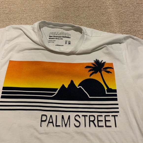 Pull & Bear Men’s Size Small PALM STREET T-shirt - Picture 3 of 6